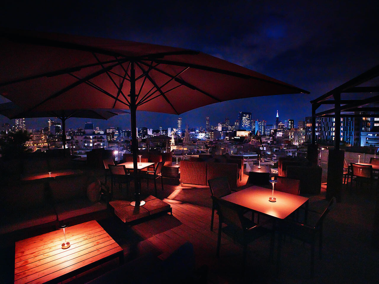 表参道『TWO ROOMS』のテラス席