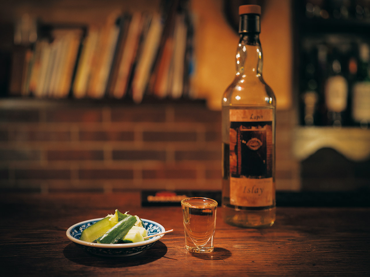 銀座『Bar Lupin』のお通しの生姜酢和え、90周年ウイスキー