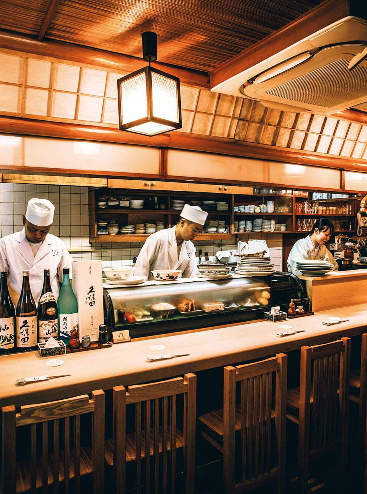 新橋『きく』の内観