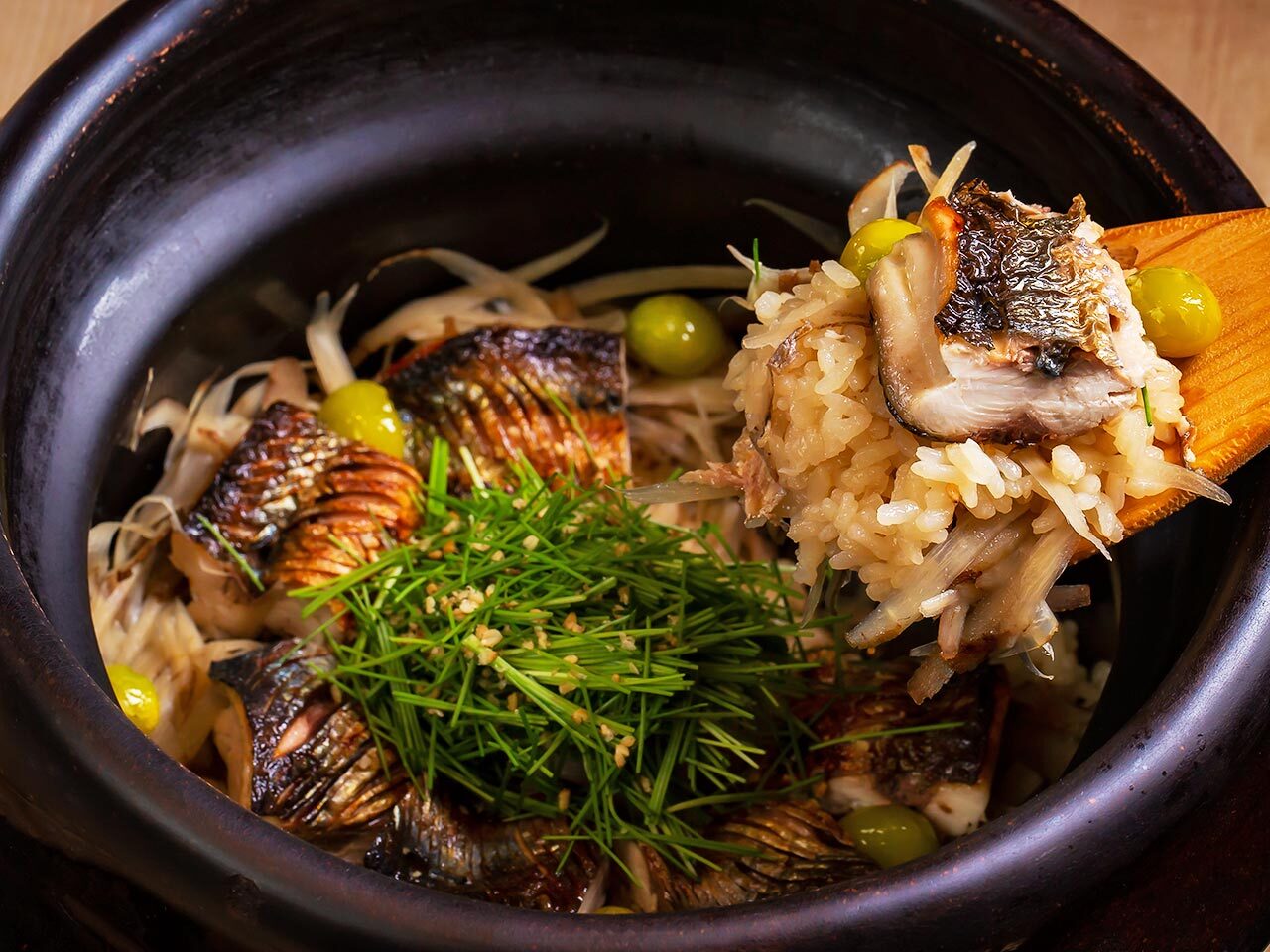銀座『わ道行』の「秋刀魚の炊き込みご飯」