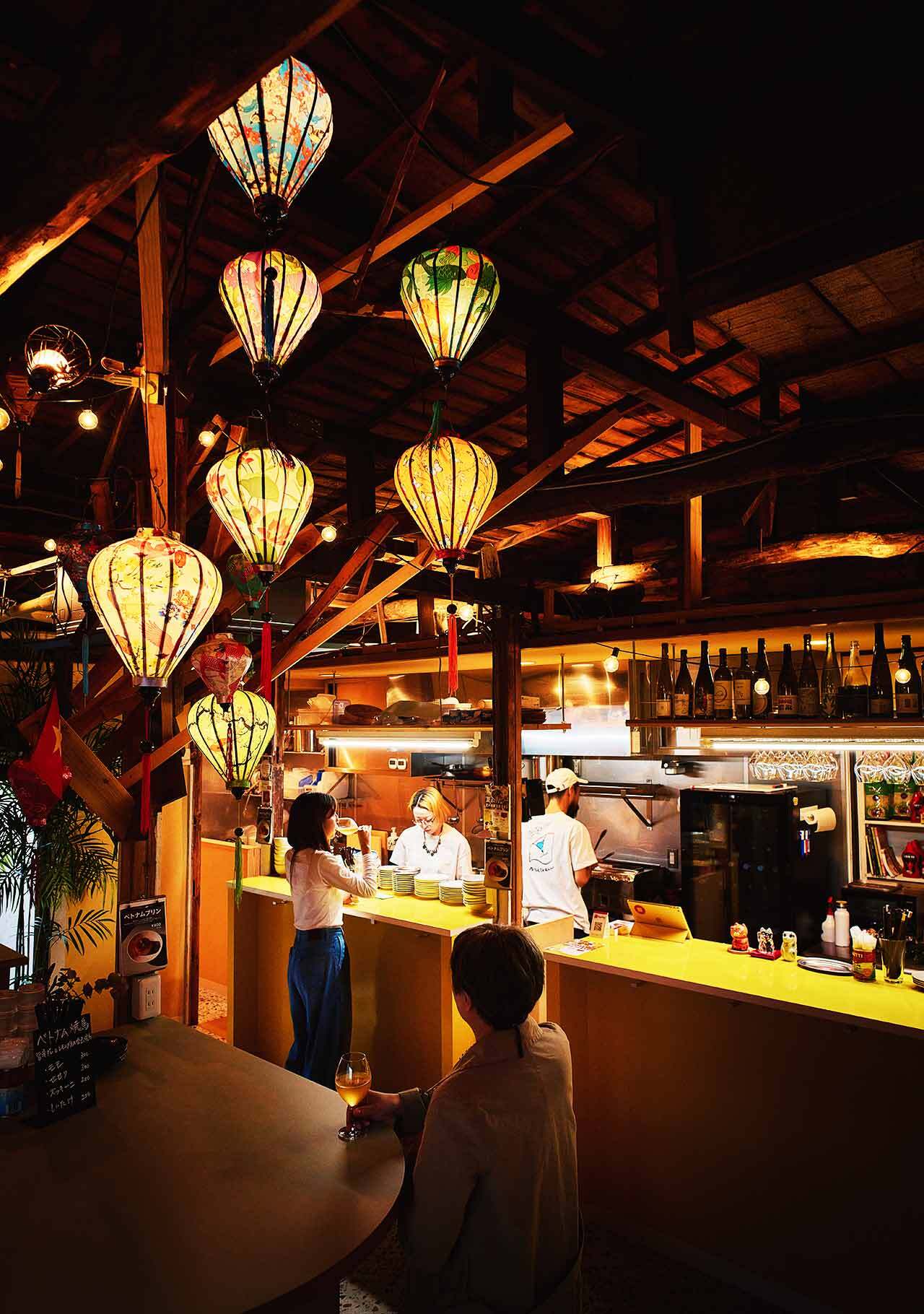 神楽坂『ベトナム屋台スタンド めくる莊』の内観