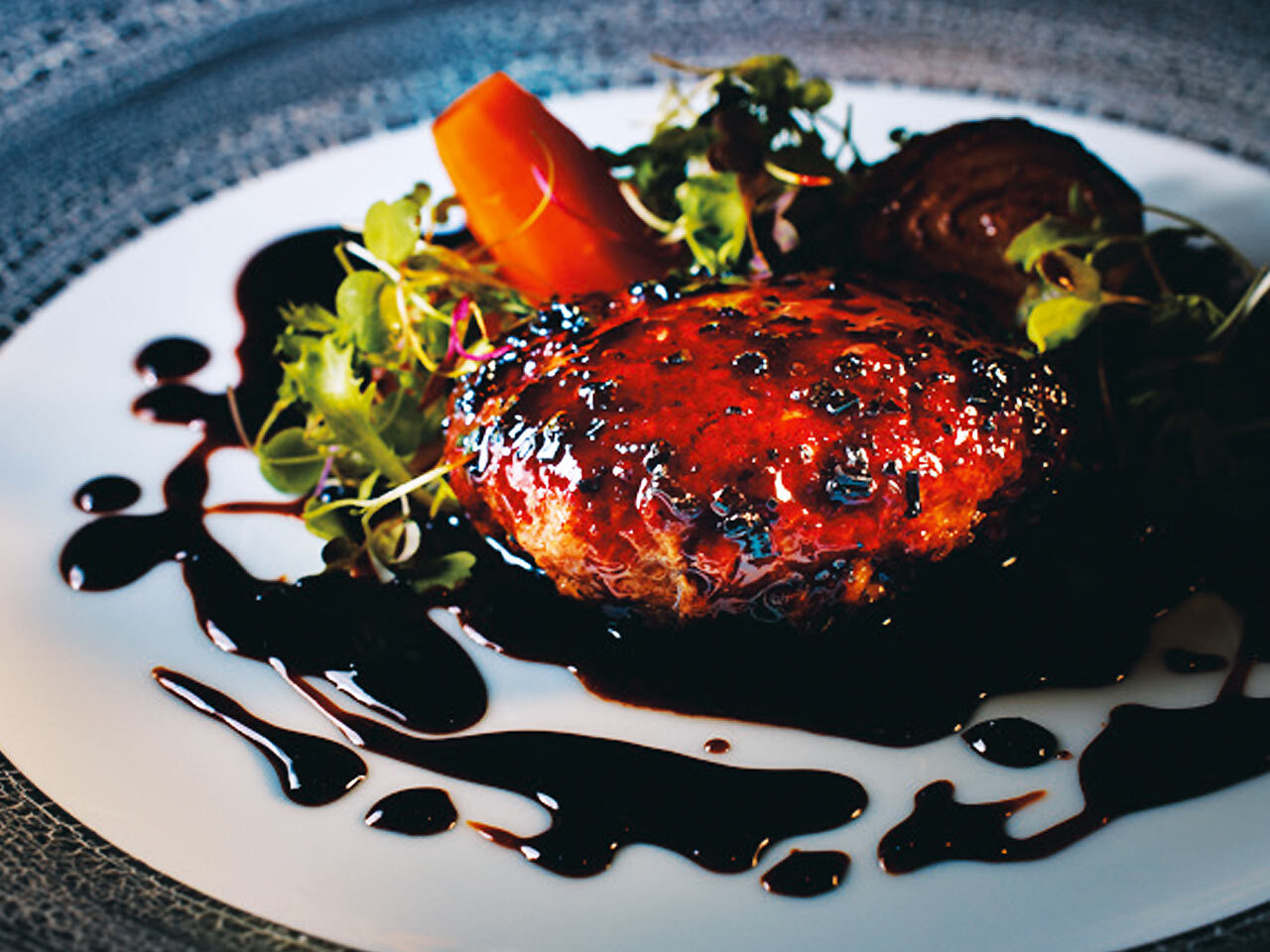 溜池山王『arrosoir』の「東京ハンバーグ ソースペリグー」