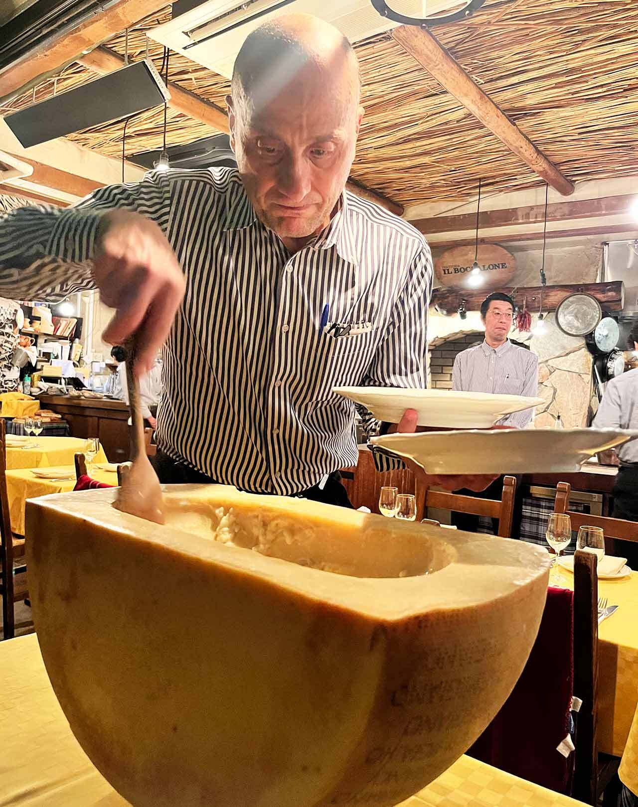 恵比寿『イル・ボッカローネ』の「パルミジャーノチーズのリゾット」