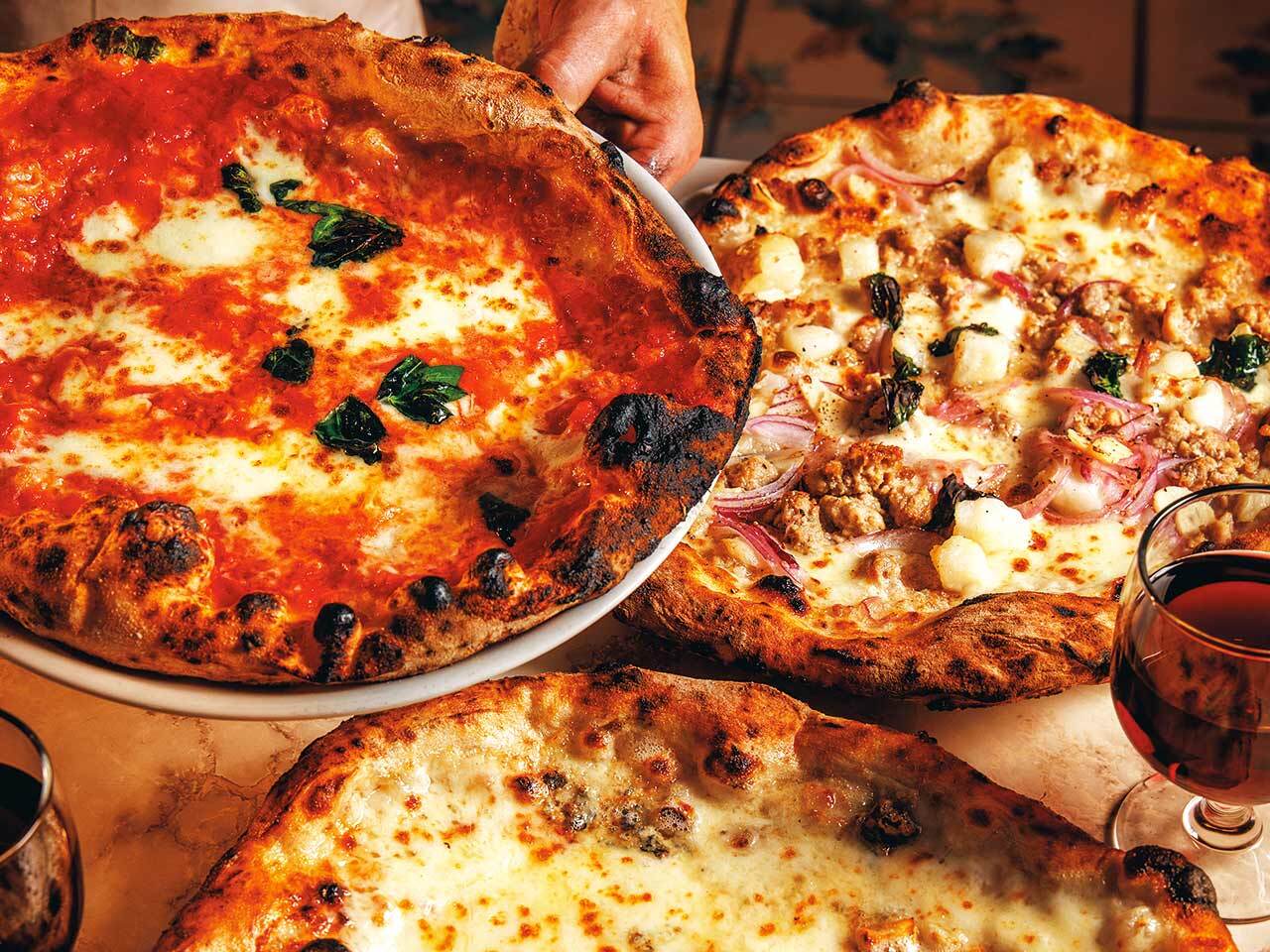 中目黒『Pizzeria e Trattoria da ISA』の「豚あらびき肉とじゃがいものピッツァ」、「マルゲリータ」、「４種のチーズ」