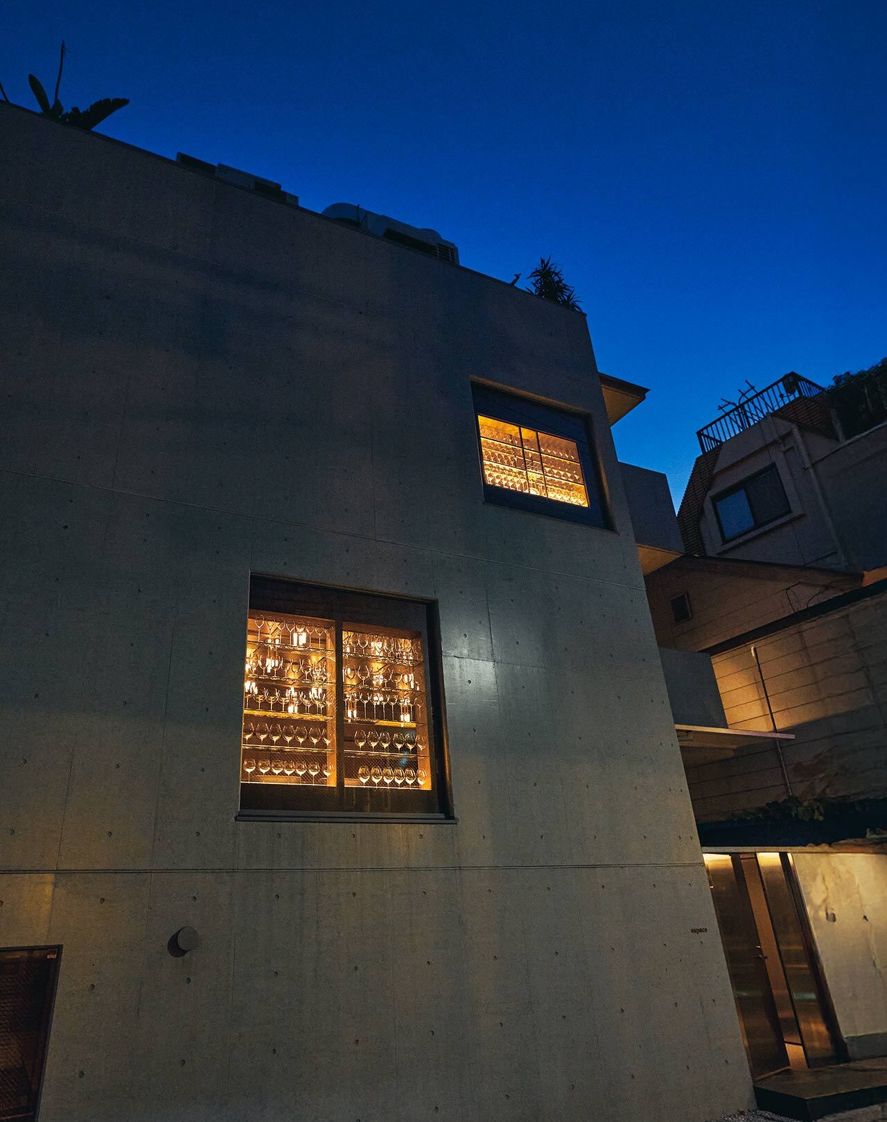 乃木坂『セントラル（中環）』の外観