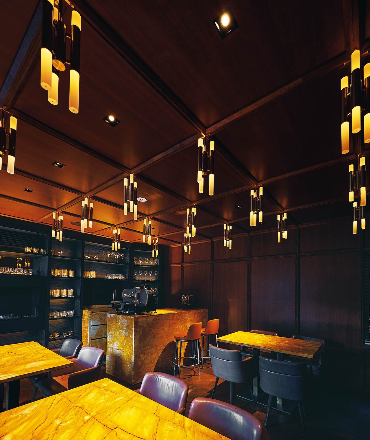 乃木坂『セントラル（中環）』の内観