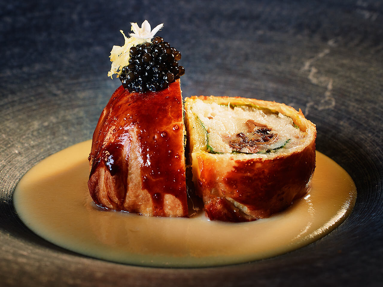 麻布十番『東麻布いと』の「クロムツのパイ包み」