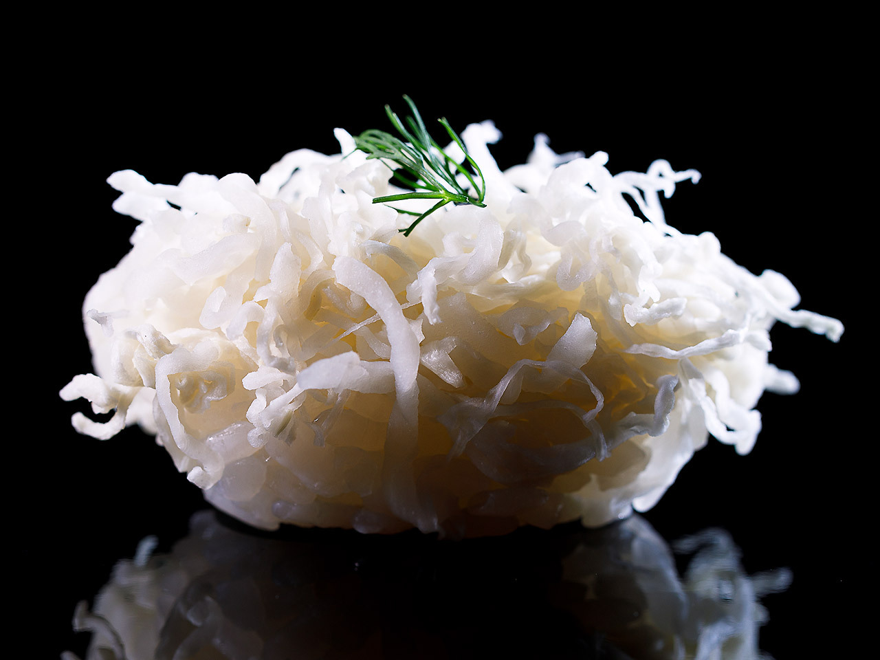 麻布十番『富士鮨』の「切り干し大根とディル」