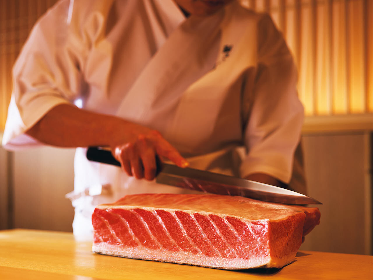 神谷町『鮨さいとう 麻布台』の調理風景