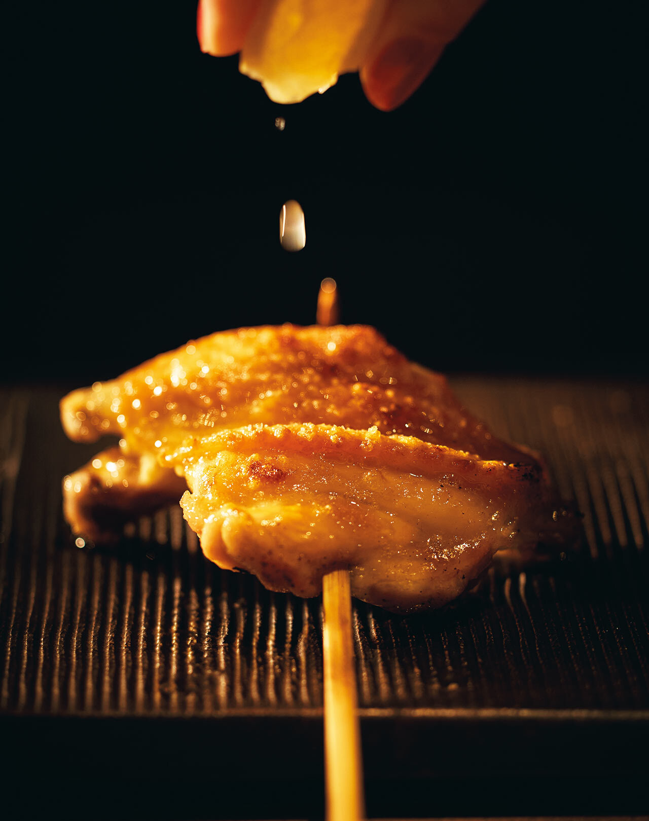 神谷町『鳥おか』の「手羽先」