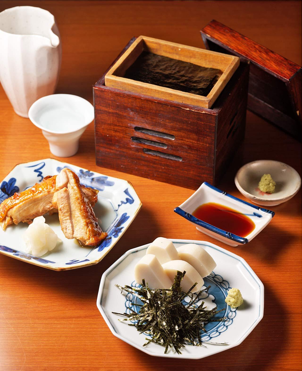 麻布十番『総本家更科堀井 本店』の「焼海苔」、「鳥焼き」、「板わさ」