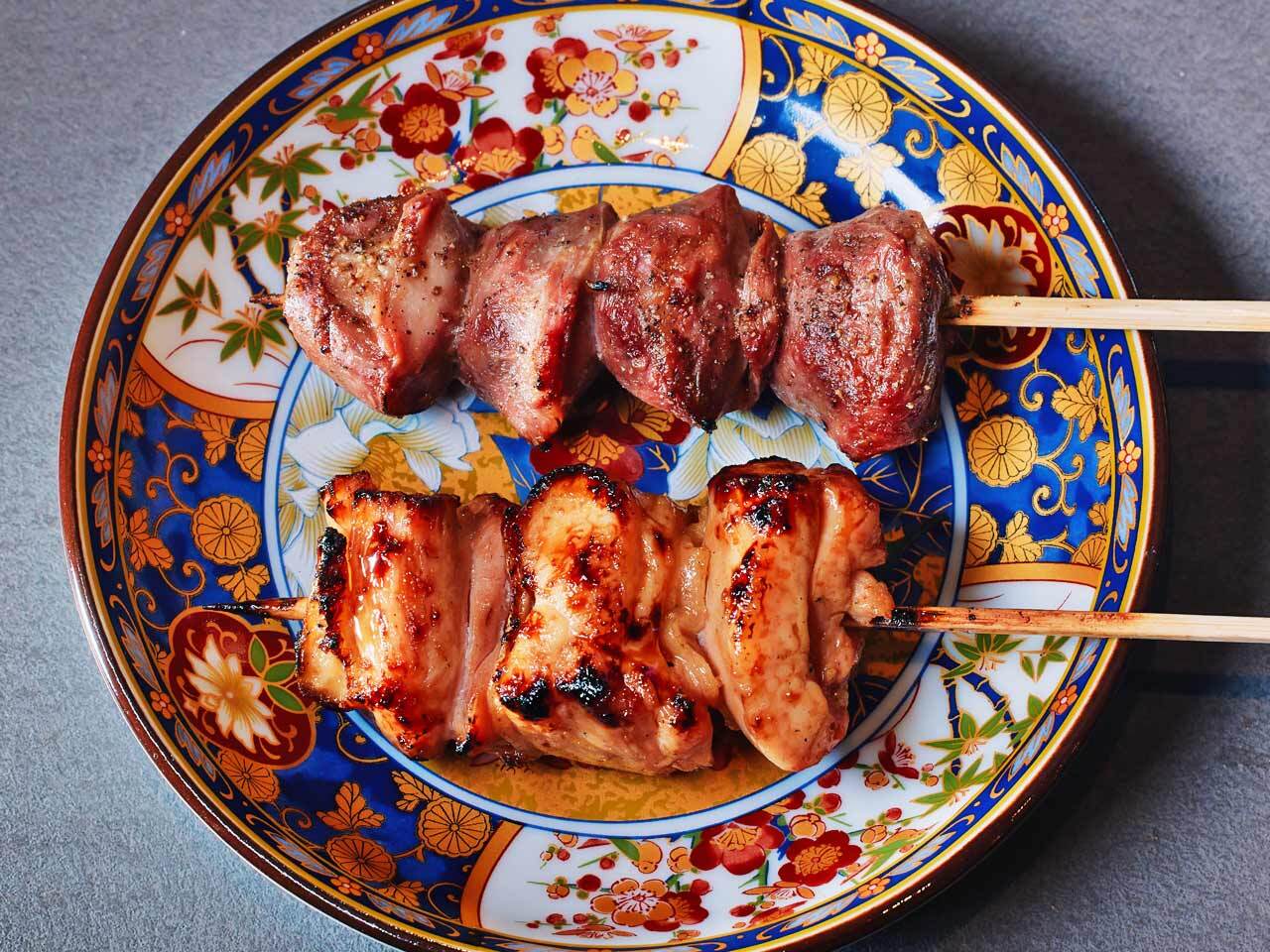 田町『芝浦とりまち』の「砂肝」、「もも」