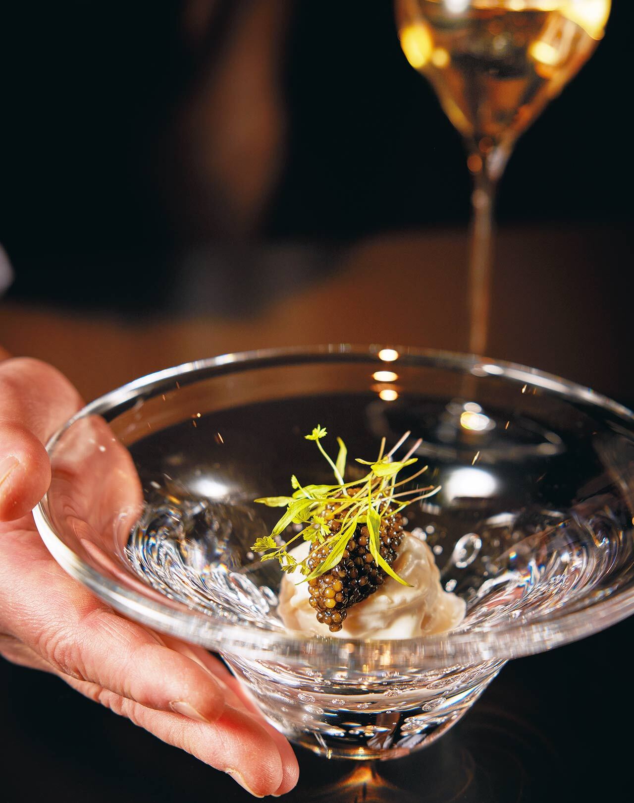 銀座『AMANTE GINZA by Shin Harada』の「オシェトラ 燻製マスカルポーネ カペッリーニ」