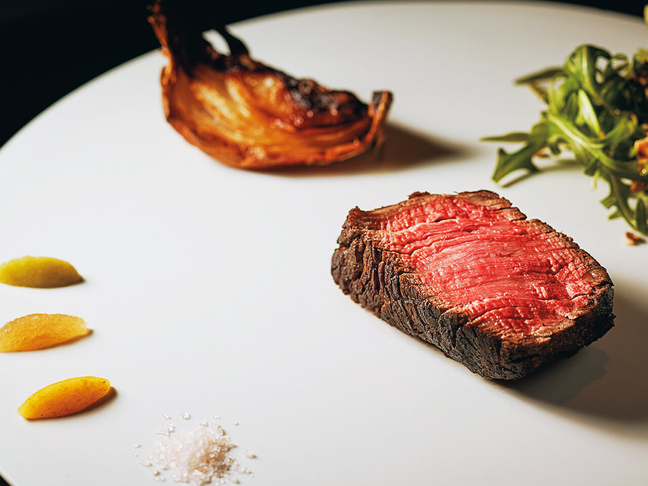 銀座『AMANTE GINZA by Shin Harada』の「黒毛和種雌牛フィレ肉 新玉葱 AMANTE GINZA Style」