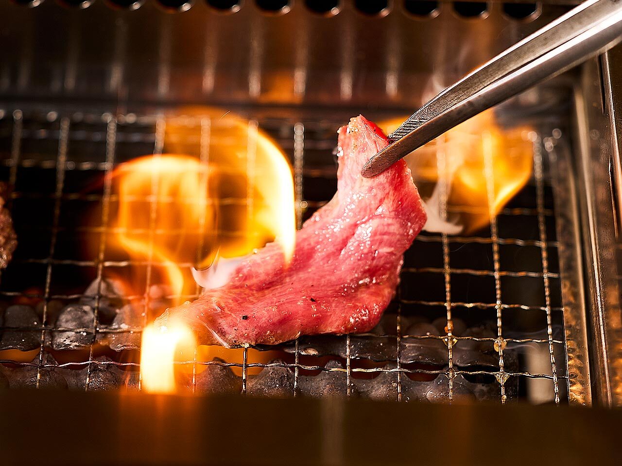 虎ノ門『虎ノ門 肉と日本酒』の「旨味タン」
