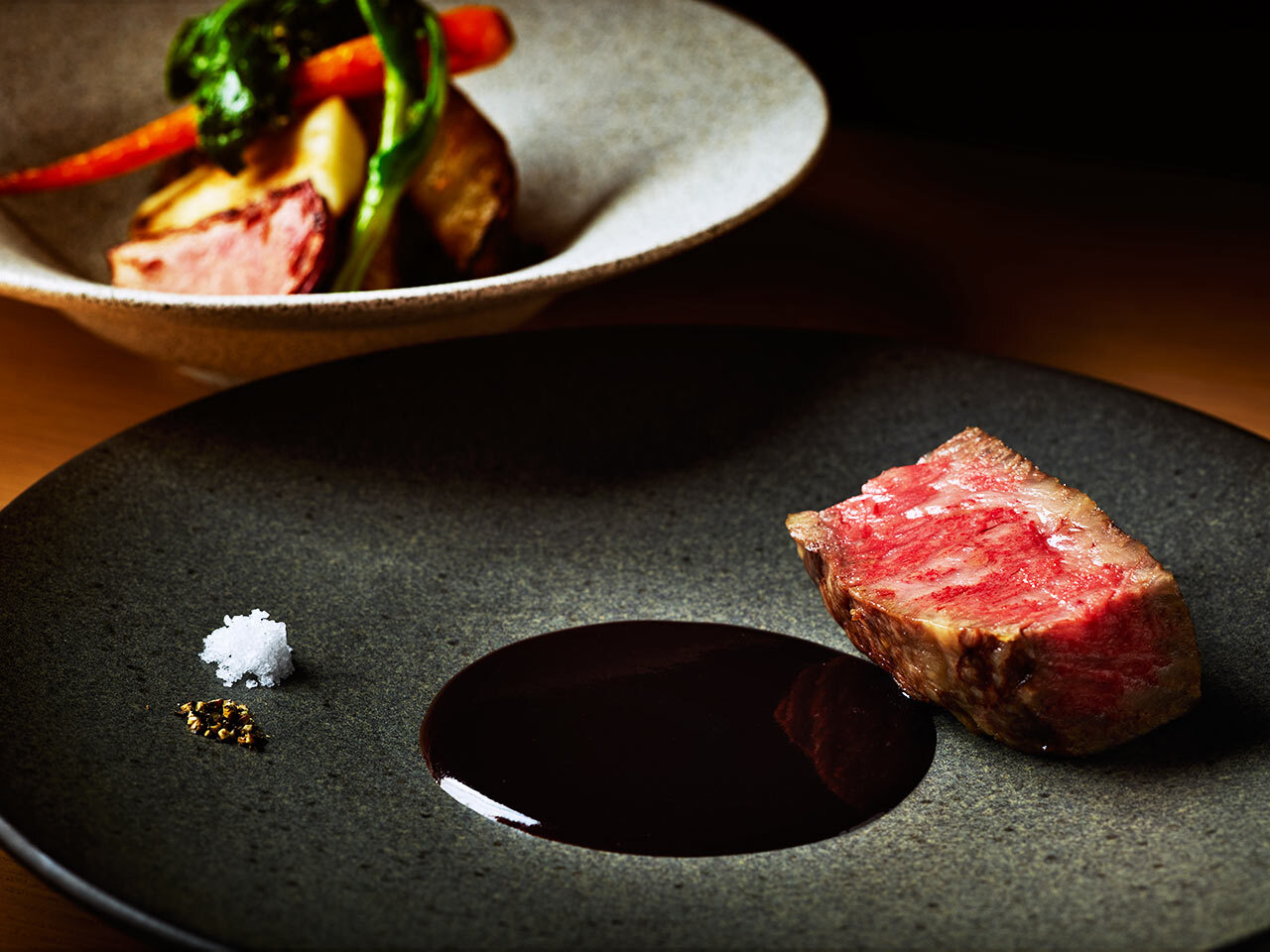 恵比寿『HRMT STAGE』の「厳選部位の国産牛 赤ワインソース」