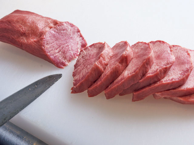 焼肉の超人気店はここまでする 秘伝の肉の切り方を特別に大公開 1 3 東京カレンダー
