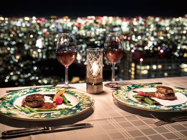 こんな絶景なら特別な夜になること間違いなし 極上の眺望を楽しめるスカイレストラン6選 1 3 東京カレンダー